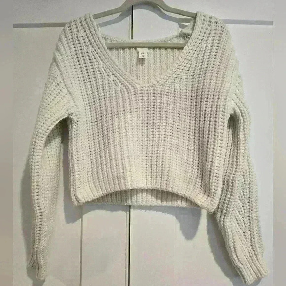 H&M Knit Sweater - Picture 1 of 8